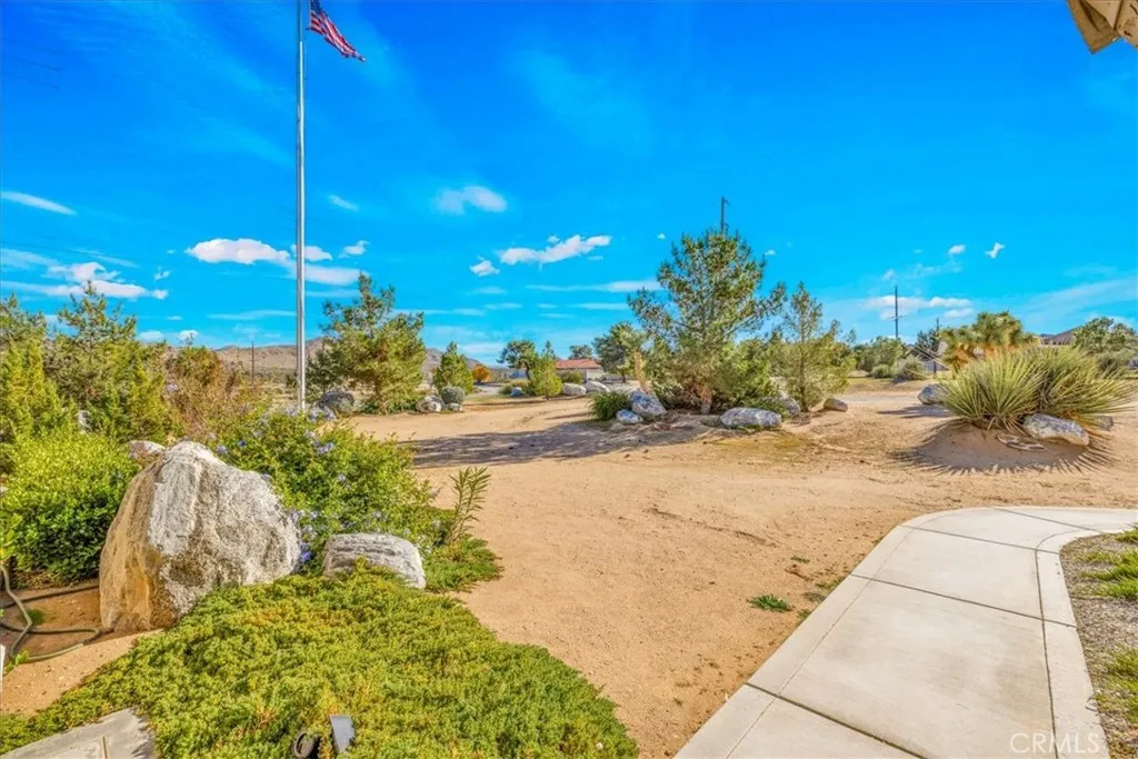 58484 Juarez, Yucca Valley, California 92284 home-pic-5